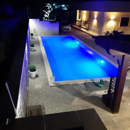 Dosagiri Con Piscina Вилла Сельва-ди-Фазано